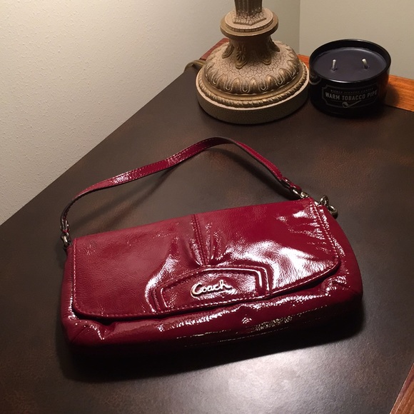 Coach Clutch - Picture 5 of 6